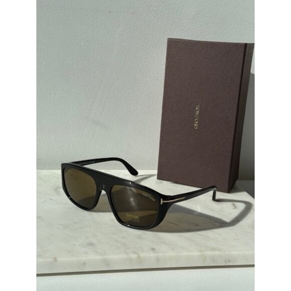 NEW Tom Ford Edward FT1002 Sunglasses in Black - Picture 2 of 6